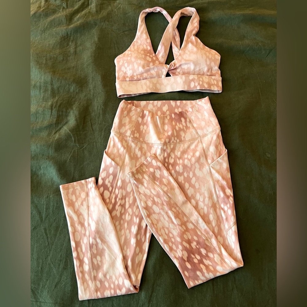 Fabletics leggings and sports bra - set size SMALL